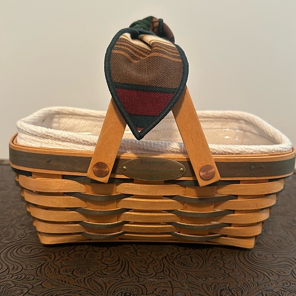 Longaberger 2001 woven memories basket